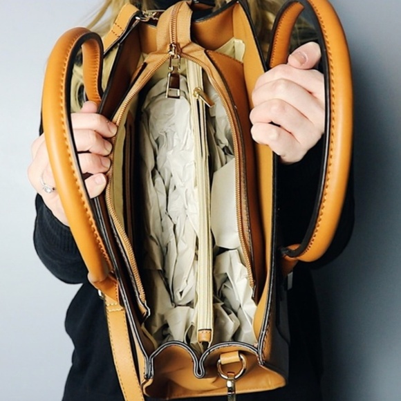 *LAST* Front Pocket Satchel In Crossgrain Texture - Picture 5 of 8